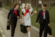 Секреты советской школьной формы: зачем девочки носили фартук и почему мальчики не ходили в шортах