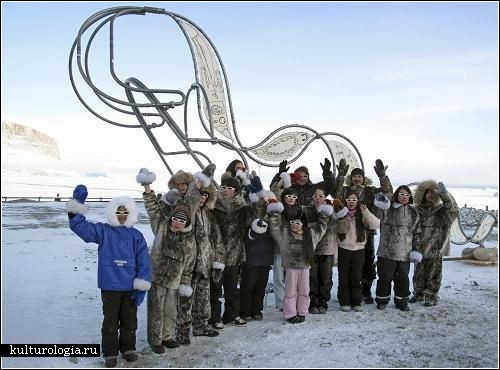 Скульптура, путешествующая на айсберге. Арт-проет Апа Верхеггена