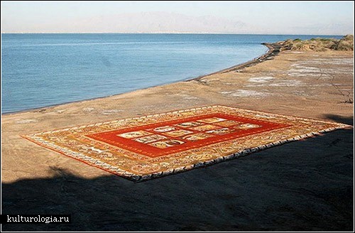 Самый большой в мире ковер из песка