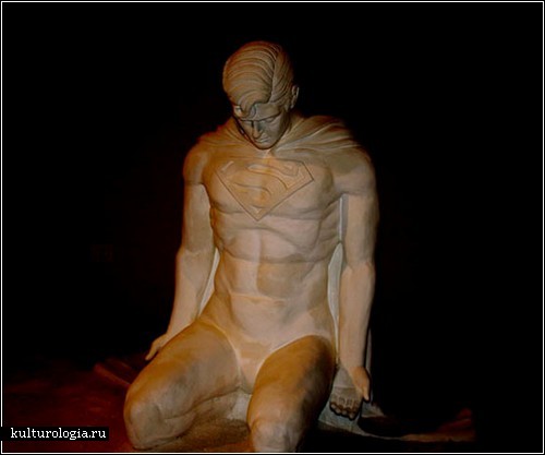 Скульптуры Адриана Транкуилли: супергерои тоже плачут