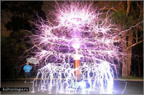 Новогодняя елка из катушек Тесла