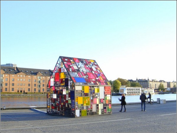 Сказочный домик в Копенгагене. Инсталляция Тома Фруина