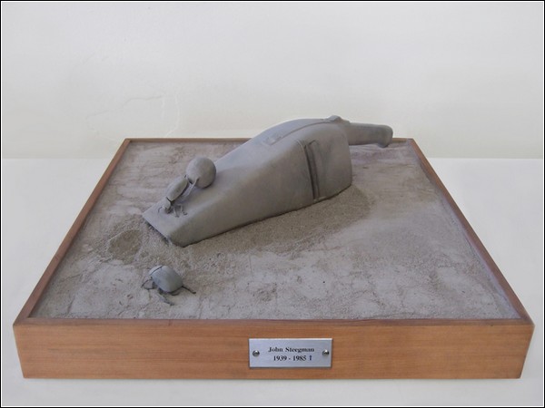 Скульптуры из человеческого пепла от Вики Сомерс