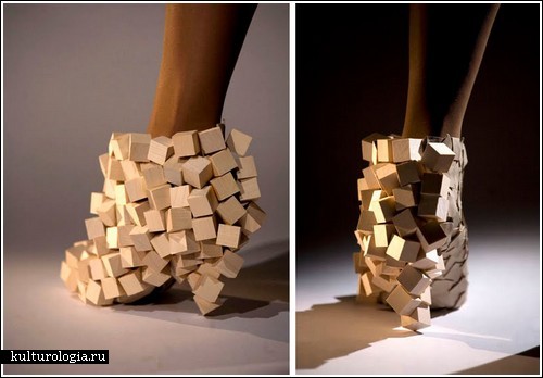 Женская обувь из стекла, дерева и бумаги