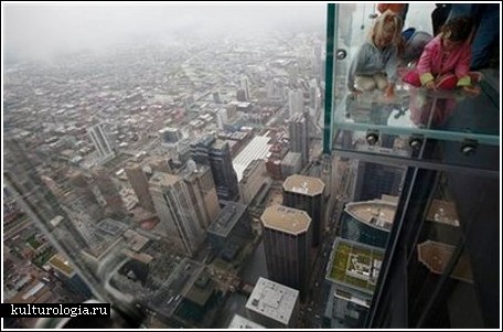 Стеклянный балкон на 103-ем этаже небоскреба в Чикаго