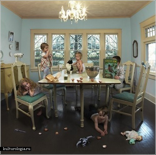 «Domestic Vacations»- серия фоторабот о детях из больших семей американского фотографа Джули Блэкмон  (Julie Blackmon)