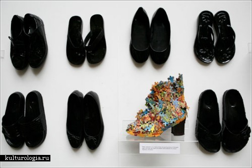 Инсталляция из старых туфель от Риитты Иконен (Riitta Ikonen)