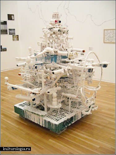 Инсталляции-гибриды японского художника Teppei Kaneuji