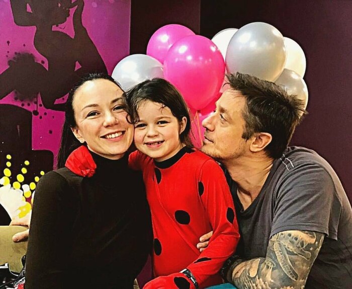 Алексей Макаров и Виктория Богатырёва с дочерью