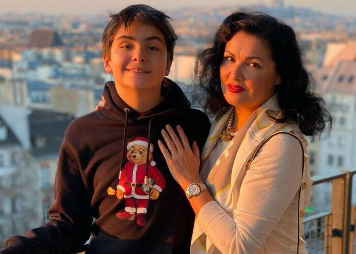 Анна Нетребко с сыном. Анна Нетребко с сыном.