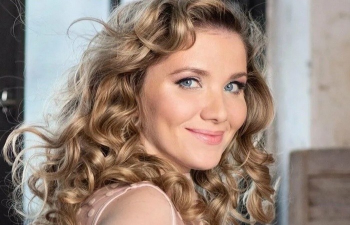 Её брак разрушила лучшая подруга: Развод длиной 3 года, роман с танцором, новая любовь и как выглядят дети Анастасии Веденской