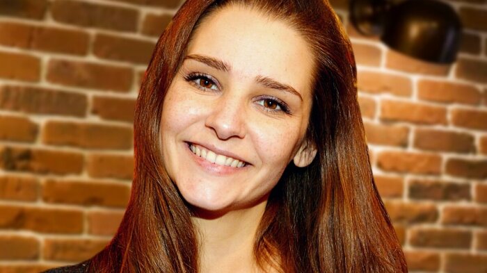 Отчим забирал всё, а муж запрещал красиво выглядеть: Как Глафира Тарханова смогла сохранить своё семейное счастье