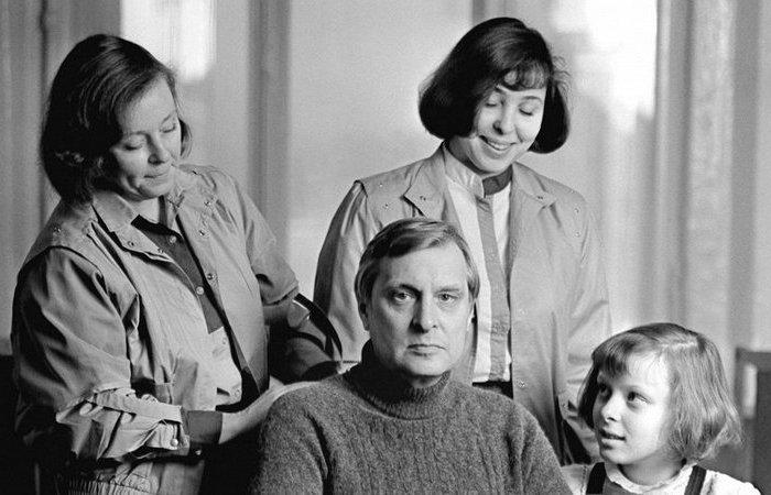 Первой дочкой была Ольга. Первой дочкой была Ольга.