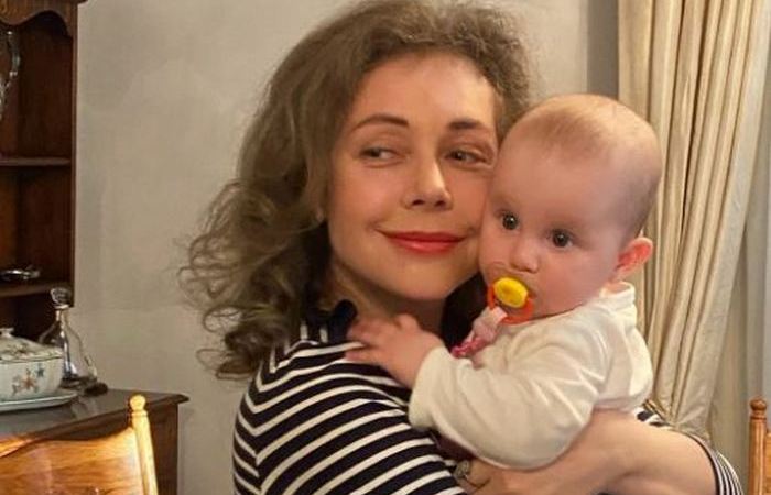 Ребёнок родился через год.