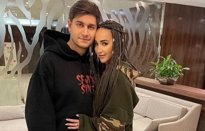 Встречался с Бузовой.