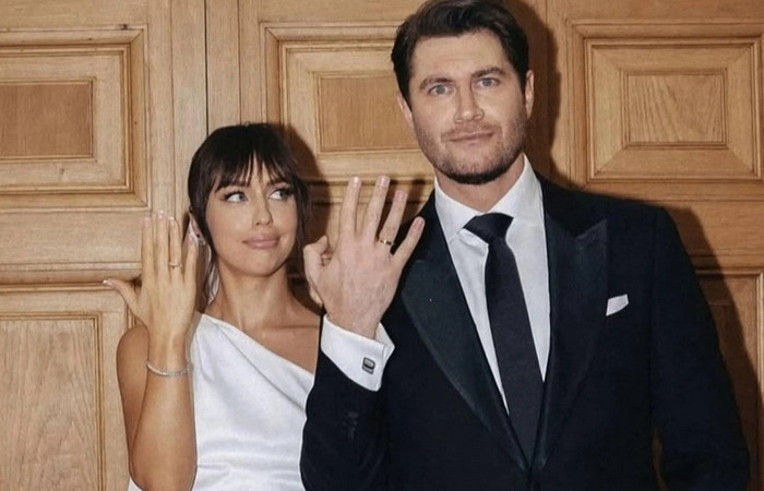 Наконец встретил её.