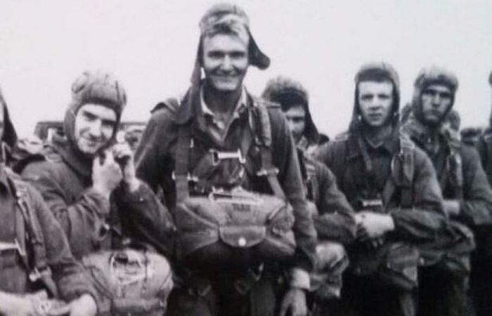 Служил в ВДВ.