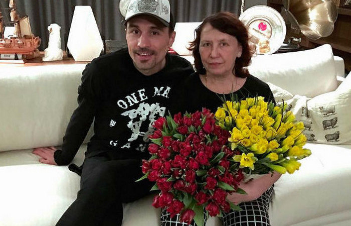 Виктор и мама.