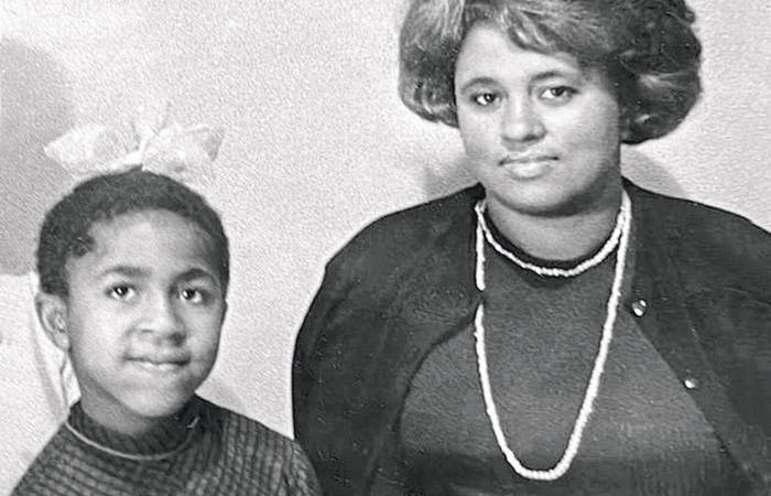 Родилась в семье революционера и учёной.