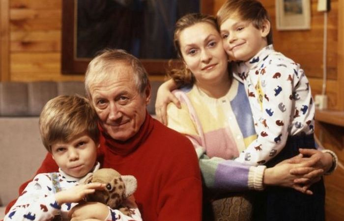 Новая семья.