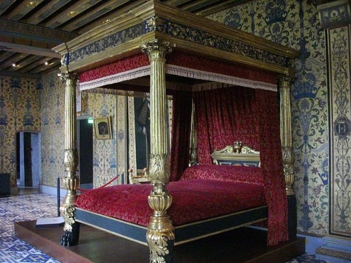 Королевский замок Блуа (Луар и Шер, Франция), королевская спальня.