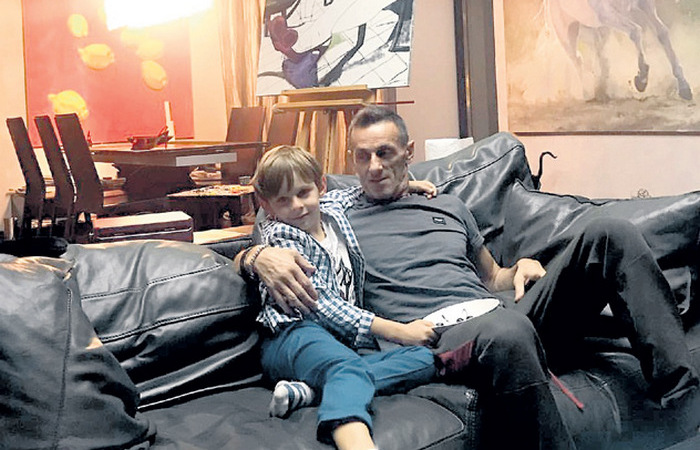 Сохранили добрые отношения.