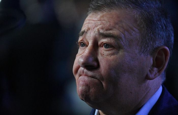 Почему развелись - не известно.