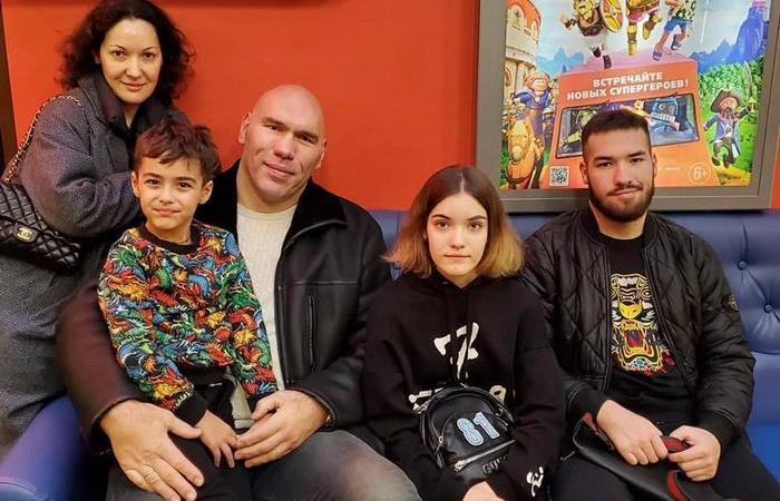 Есть только один секрет счастья. Есть только один секрет счастья.