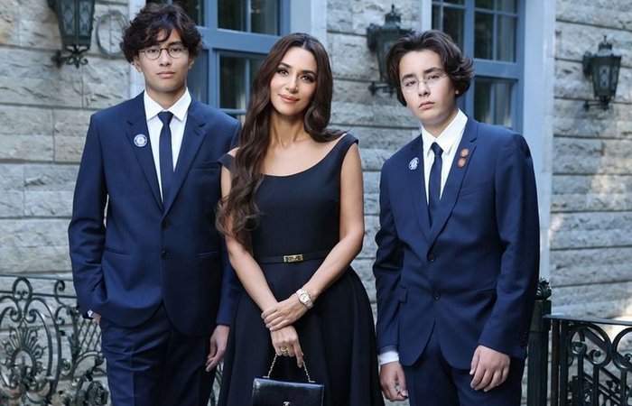 Ныне единственный мужчины в жизни певицы.