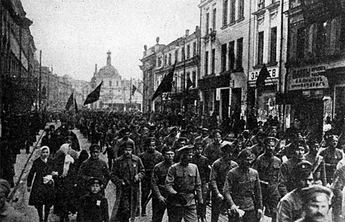 Эпоха была сложная и противоречивая. Эпоха была сложная и противоречивая.