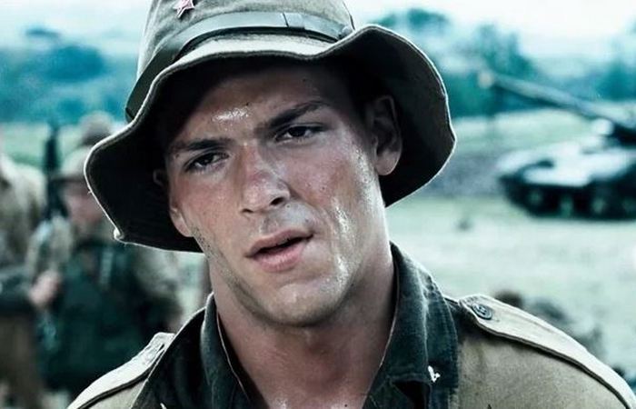 Первый фильм - 9 рота.