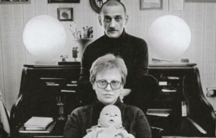 Не ладились отношения и со вторым мужем. Не ладились отношения и со вторым мужем.