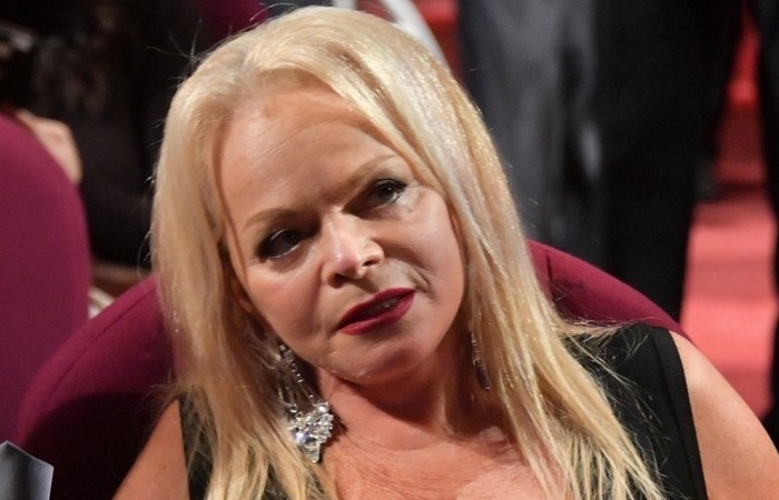 Суд встал на её сторону. Суд встал на её сторону.