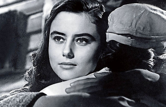 Влюбилась в соседа по дому. Влюбилась в соседа по дому.