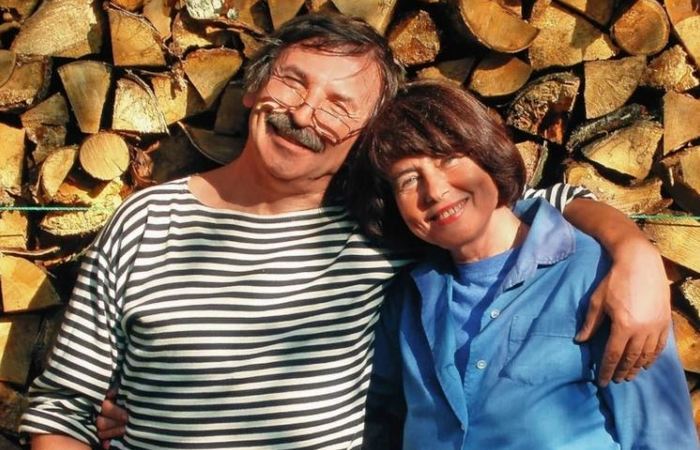 Наконец она встретила его. Наконец она встретила его.