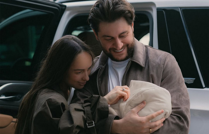 Недавно стала матерью. Недавно стала матерью.