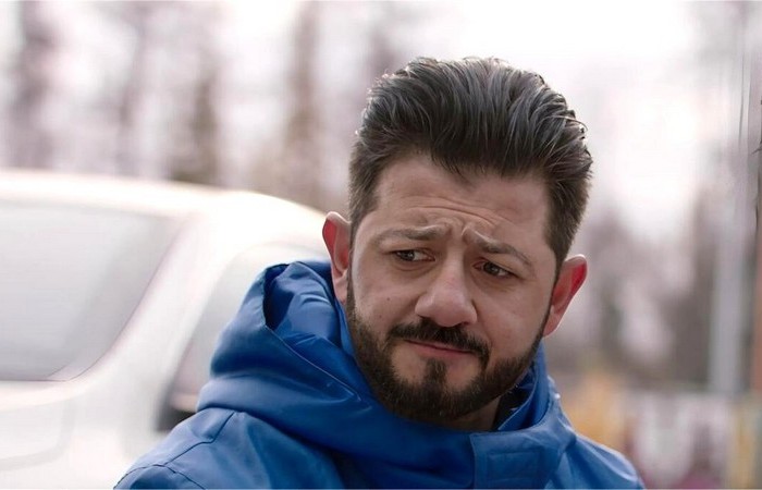 К славе пришёл через КВН. 