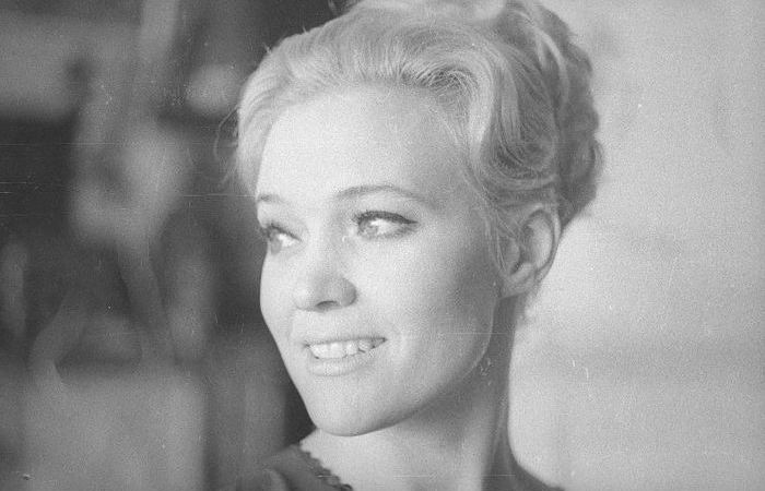 Молодость была сложной.