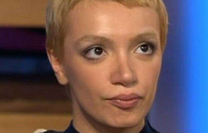 Внучка - единственный просвет.