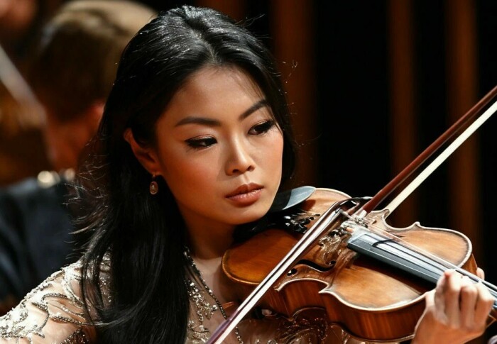 Почему Ванесса Мэй 26 лет не общается с матерью, и Как сегодня живёт и выглядит блистательная скрипачка