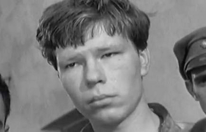 В кино оказался во многом случайно. В кино оказался во многом случайно.