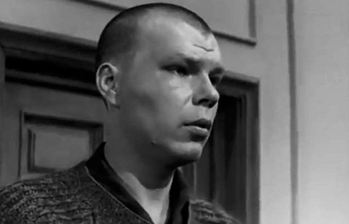 Снимался почти всю жизнь. Снимался почти всю жизнь.