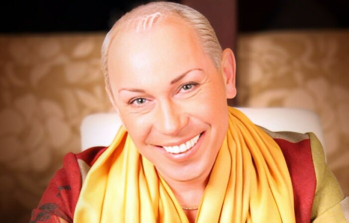 Свадьба с пьяницей и жизнь на пенсию матери: Где сейчас король пародии Песков