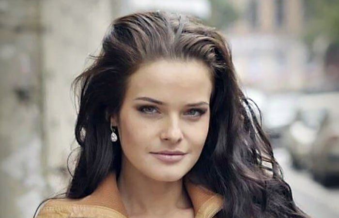 Разбила семьи глав Росимущества и Норникеля: Как выглядит тайная дочь Анны Песковой и кто её отец?