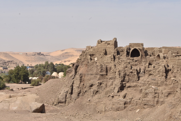 Руины древнего городища на о.Элефантина.