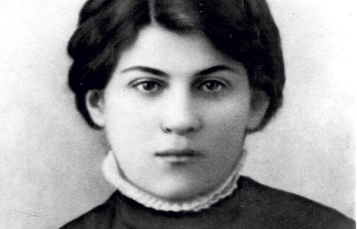 За что Власти казнили дочь богатого купца красавицу Соню Кривую?