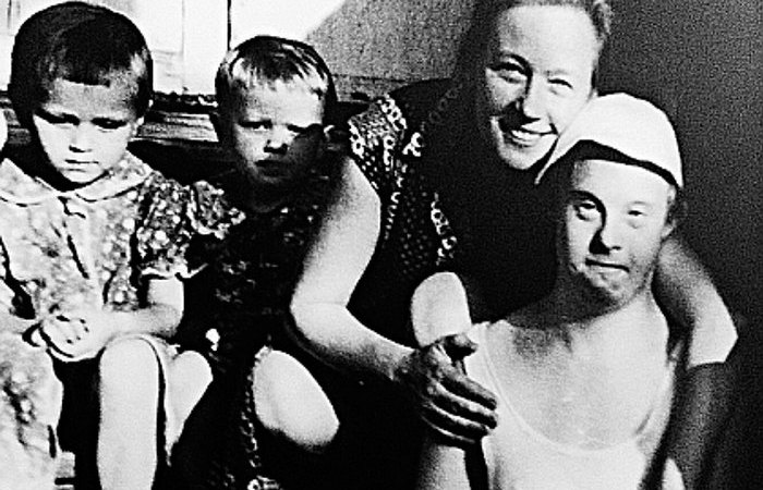 Для Серёжи жизнь сложилась неплохо. Для Серёжи жизнь сложилась неплохо.