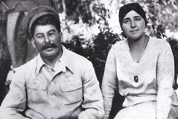 Сталин и его вторая супруга Надежда Аллилуева.