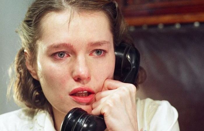 Трижды поступала в ВУЗ.