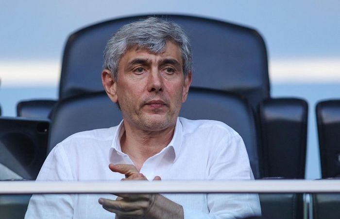 Прозвали народным олигархом и не просто так.